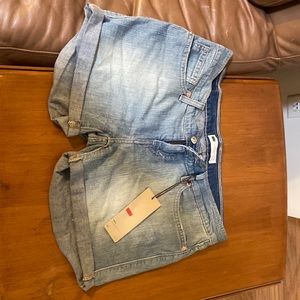 Levi’s jeans shorts